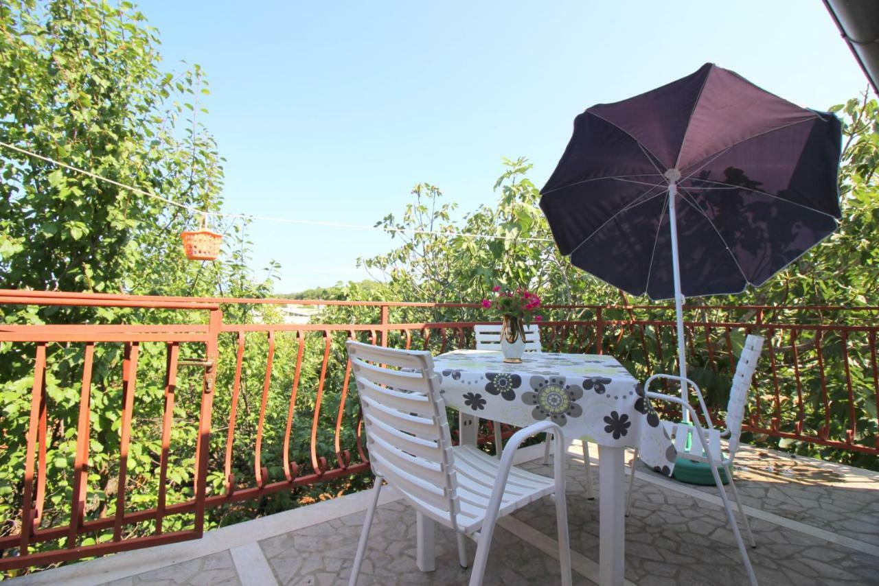 Apartments Franjo Near Center بوريتش المظهر الخارجي الصورة